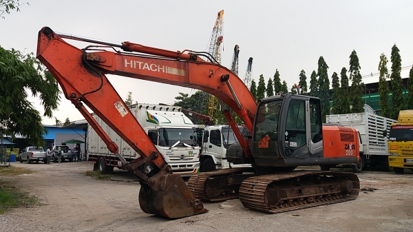ขาย 999,999 แม็คโคร HITACHI zx 200-3 เล่มทะเบียน ไฟฟ้าครบ หน้าจอลาย เครื่องดี ปั้มแรง เอวแน่น ช่วงล่างแน่น โซ่ปานกลาง รอนเลอร์ดี  รถอยู่ กทม. 090-772-3710 090-772-3708