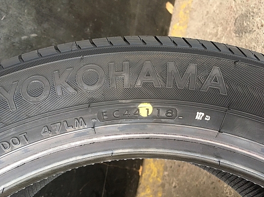 YOKOHAMA BlueEarth E70BZ 215/55R17 ราคาเส้นละ 3,900 บาท