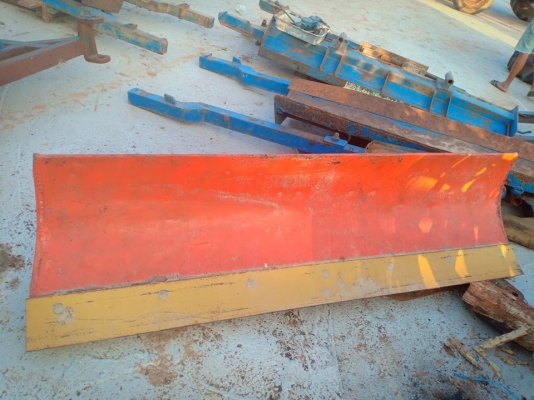 ใบมีดดันหน้ารถไถ70แรง