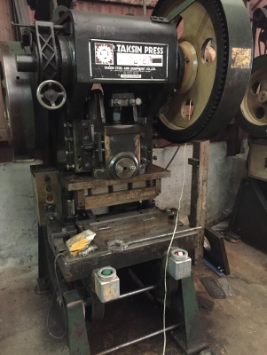 ปั้มเดินเหือง 35 ตัน สภาพดีเงียบพร้อมใช้งาน ระบบลม ตีนเหียยบ ปั้มเดินเหือง 35 ตัน สภาพดีเงียบพร้อมใช้งาน ระบบลม ตีนเหียยบ