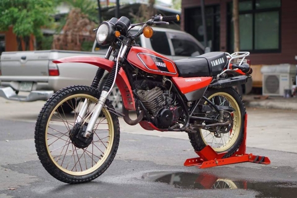 ร้าน วุฒิ นนบุรี ขาย Yamaha DT175mx 1978