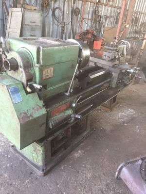 ขายเครื่องกลึง6ฟุตไฟบ้านคอลึกพร้อมใช้คับ