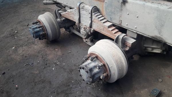 แท่นจัมโบ้ เพลาเดียว สวยมาก ไม่หลวมเพลาหามแน่นดี