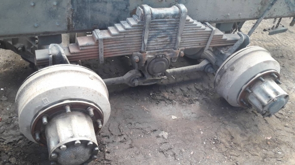 แท่นจัมโบ้ เพลาเดียว สวยมาก ไม่หลวมเพลาหามแน่นดี