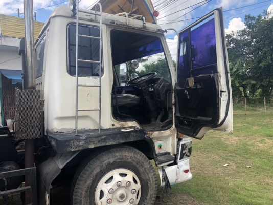 ขาย18ล้อบรรทุก/หัวลาก220แรง FN527/หางโรเบท2คาน/ติดเครนพับ6ตัน...เล่มพร้อม ขาย18ล้อบรรทุก/หัวลาก220แรง FN527/หางโรเบท2คาน/ติดเครนพับ6ตัน...เล่มพร้อม