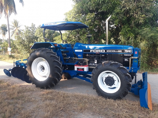 ขายนิวฮอแลน 7840 หกสูบคานนิว เกียรกลาง พร้อมทะเบียน