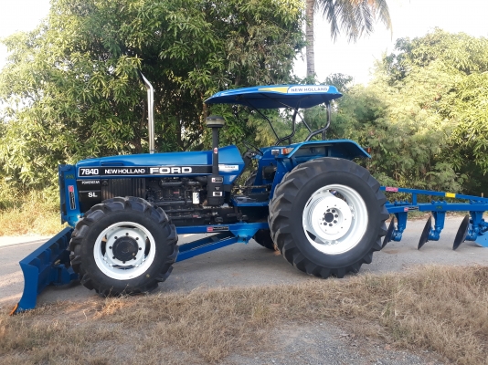 ขายนิวฮอแลน 7840 หกสูบคานนิว เกียรกลาง พร้อมทะเบียน