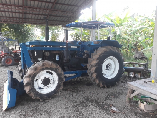 ขายนิวฮอแลน AT 6610  คานคาราโร่ เกียรกลาง พร้อมทะเบืยน