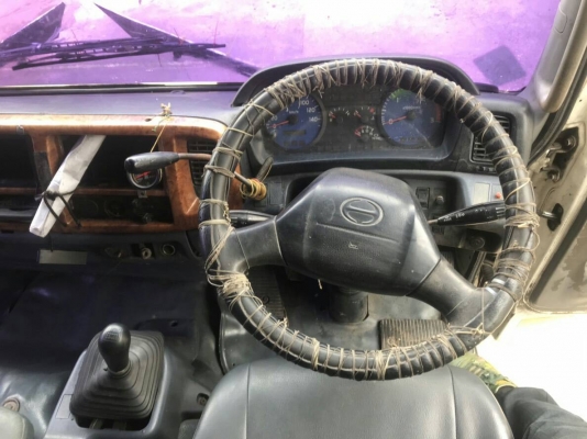 ขายรถบรรทุก 10 ล้อหัวลาก HINO MEGA 320 แรงม้าปี 2546 ราคา 820000 มี 2 หัวจัดไฟแนนซ์ได้เต็ม