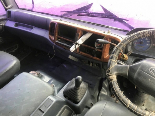 ขายรถบรรทุก 10 ล้อหัวลาก HINO MEGA 320 แรงม้าปี 2546 ราคา 820000 มี 2 หัวจัดไฟแนนซ์ได้เต็ม