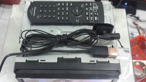 ขายวิทยุ 2 DIN PIONEER รุ่น AVH-P4450BT จอขนาด 7"