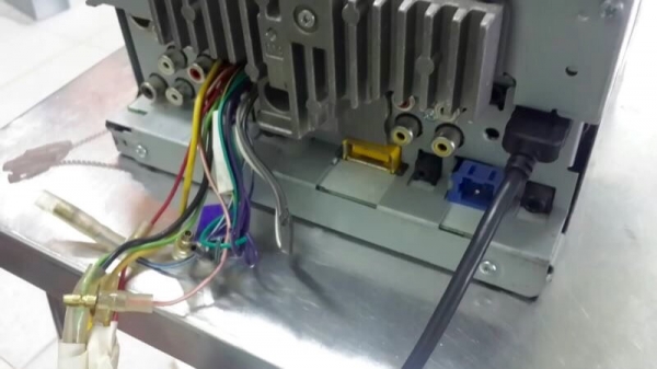 ขายวิทยุ 2 DIN PIONEER รุ่น AVH-P4450BT จอขนาด 7"