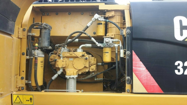 มี VDO ให้ชม.CAT 320 D2 ไมล์ 1142 ชม.ราคา 2700000