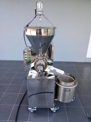 ขายเครื่องบีบเย็น (screw press) น้ำมันรำข้าวและอื่นๆ