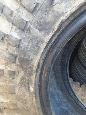 Maxxis 8060 ขนาด 37-12.5-16 สิ้นปี11 สภาพดี 1ชุด