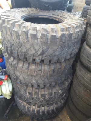 Maxxis 8060 ขนาด 37-12.5-16 สิ้นปี11 สภาพดี 1ชุด