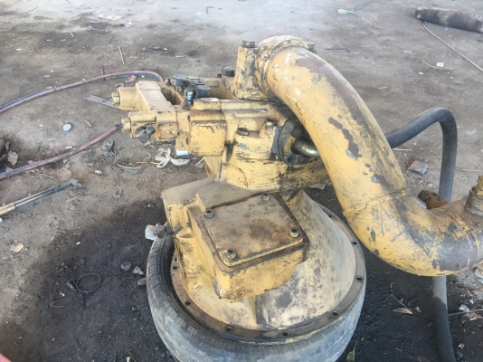 ขายด่วนปั้มท้ายเครื่อง CAT330V2