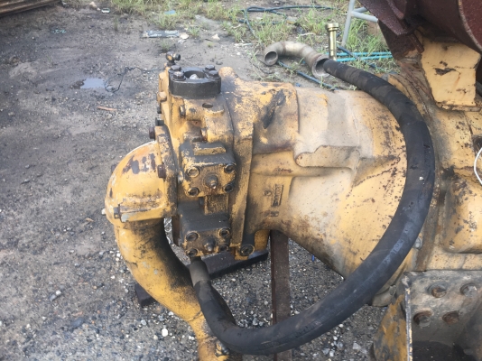 ขายด่วนปั้มท้ายเครื่อง CAT330V2