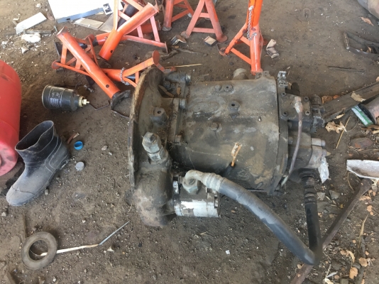 ขายด่วนปั้มทายเครื่อง HITACHI EX200-3 ขายด่วนปั้มทายเครื่อง HITACHI EX200-3