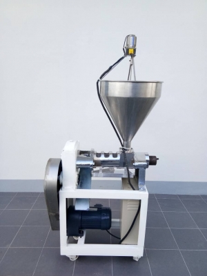 ขายเครื่องบีบเย็น มือสอง ขนาดมอเตอร์2HP overhallใหม่ครับ สวยๆ