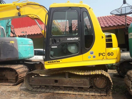 ขายจ้า..KOMATSU  PC60-7  เก่านอกแท้  สภาพสวย  เครื่องปั๊มแห้ง  มีลายแย๊กใช้  โทร  089-3818694  จ๊อย