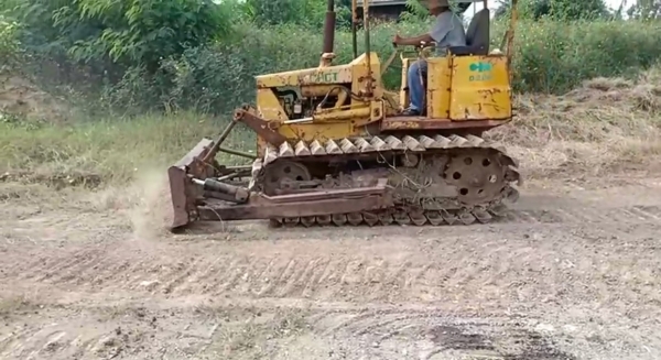 ขายด่วน Komatsu D20P สภาพพร้อมใช้ค่ะ