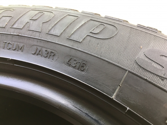 ยาง Goodyear 265-50-20 ปี 16 ครบชุด 4 เส้น 3300 สวยๆไม่บวมไม่กินข้างดอกยางเหลือเยอะเอาไปวิ่งกันใด้อี