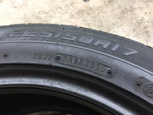 ยาง Dunlop 225-50-17 ปี 15 2 เส้น 1500 สวยๆไม่บวมไม่กินข้างดอกยางเหลือเยอะเอาไปวิ่งกันใด้อีกยาวค่ะ