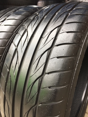 ยาง MAXXIS 215-55-17 ปี 17 2 เส้น 2000 สวยๆไม่มีปะไม่บวมไม่กินข้างดอกยางเหลือเยอะเอาไปวิ่งกันใด้อีกย