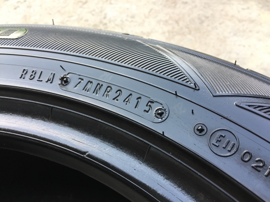 ยาง FALKEN 215-55-17 ปี 15 2 เส้น 1500 ไม่มีปะไม่บวมไม่กินข้างดอกยางเหลือเยอะเอาไปวิ่งกันใด้อีกยาวค่ ยาง FALKEN 215-55-17 ปี 15 2 เส้น 1500 ไม่มีปะไม่บวมไม่กินข้างดอกยางเหลือเยอะเอาไปวิ่งกันใด้อีกยาวค่