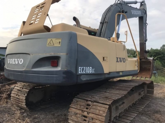 VOLVO 210BLC