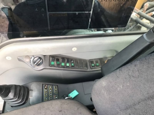 VOLVO 210BLC
