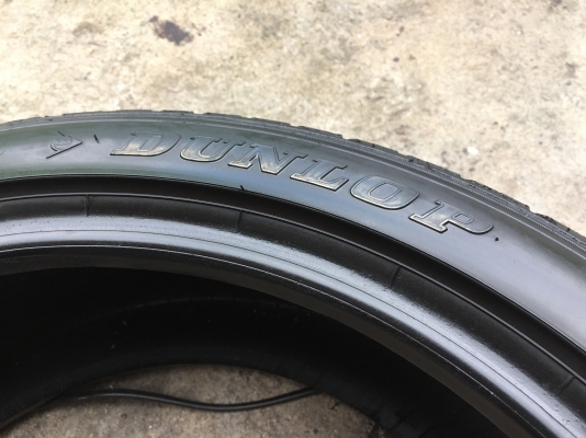 ยาง Dunlop 205-45-17 ปี 16 1 ปี 15 1 2 เส้น 1500 ไม่มีปะไม่บวมไม่กินข้างดอกยางเหลือเยอะเอาไปวิ่งกันใ