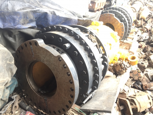 ขายดุมล้อรถดัมเปอร์Komatsuทำเหมือง สนใจโทร 0968858213 โก้