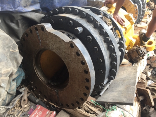 ขายดุมล้อรถดัมเปอร์Komatsuทำเหมือง สนใจโทร 0968858213 โก้