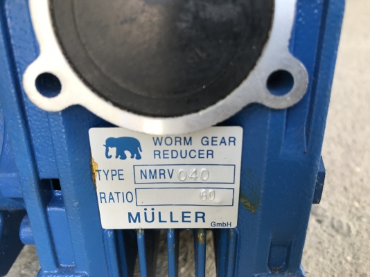 ขายมอเตอร์เกียร์แบบเพลาสวม Muller gear 1/4HP. 380V อัตราทด 1:60 สภาพสวยมาก หมุนนิ่ม พร้อมใช้งาน ราคา 1,800 บาท