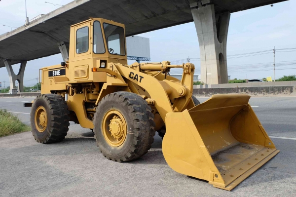 รถตักล้อยาง CAT 936E สภาพเนี๊ยบๆ ราคา 950,000 บาทครับ นัดดูรถได้ ถ.บางนา-ตราด สมุทรปราการครับ รถตักล้อยาง CAT 936E สภาพเนี๊ยบๆ ราคา 950,000 บาทครับ นัดดูรถได้ ถ.บางนา-ตราด สมุทรปราการครับ