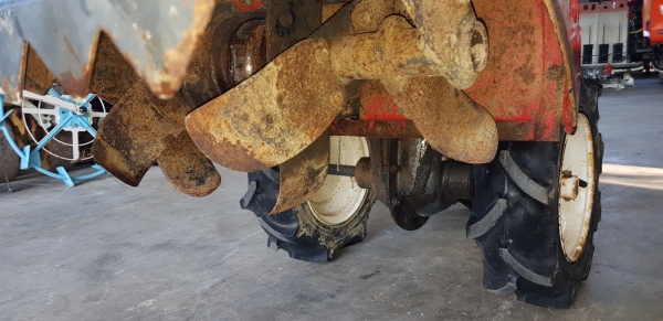 รถพรวนดิน