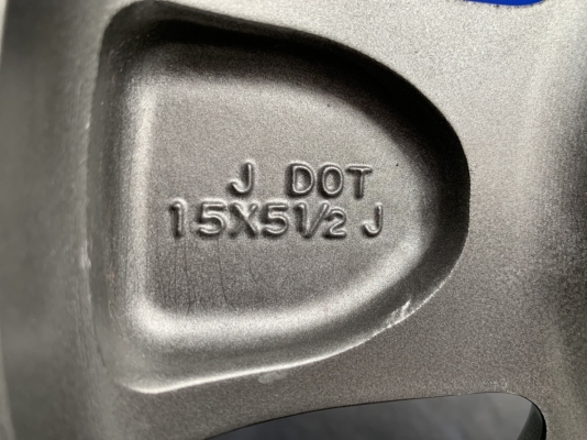 ล้อแม็ก  4รู100 Nissan March ขอบ 15 สีเทากัน สภาพสวย