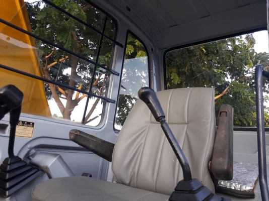 FROM JAPANรถขุดKOBELCO SK60-1(มาร์คทรี) คอนโทรลน้ำมัน /ปั๊มนิ้ว/แทรคเหล็ก/มีเก๋ง/มีเอกสารแจ้งจำหน่าย ปรับสภาพให้เรียบร้อย