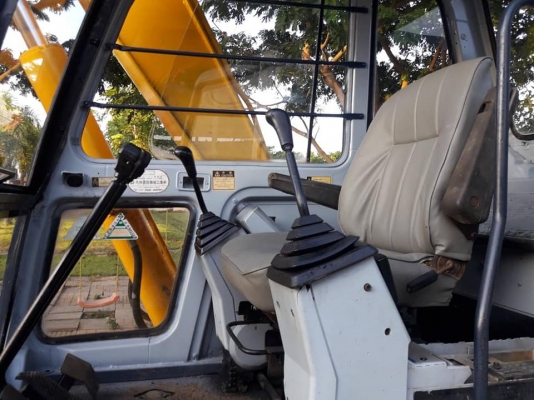 FROM JAPANรถขุดKOBELCO SK60-1(มาร์คทรี) คอนโทรลน้ำมัน /ปั๊มนิ้ว/แทรคเหล็ก/มีเก๋ง/มีเอกสารแจ้งจำหน่าย ปรับสภาพให้เรียบร้อย