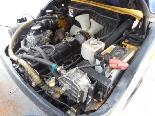 รถยกโคมัสสึ น้ำหนักยก 2.5 ตัน เสาสูง 5 เมตร เบนซินติดแก๊ส รถนอกนำเข้า