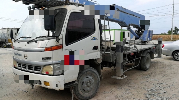 ขายรถฮีโน่กระเช้ายืดบูมได้5ปลอก