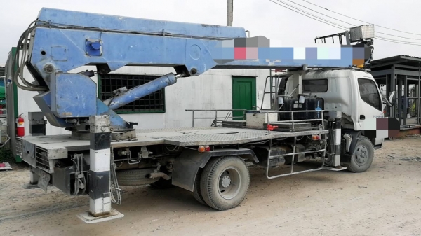 ขายรถฮีโน่กระเช้ายืดบูมได้5ปลอก