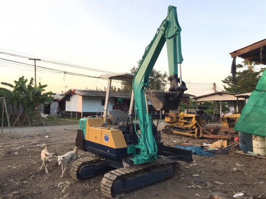 ขายKOMATSU PC30-6 รถพร้อมใช้งาน เครื่องดี ใช้งานปกติ รถอยู่บางเลน นครปฐม ขาย195000 โทร0616613023แพรว