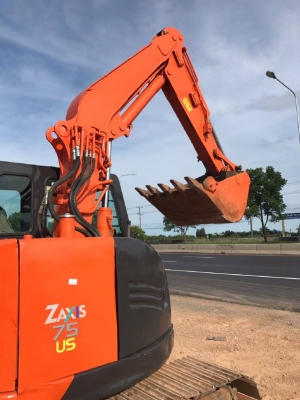 ขายรถขุด HITACHI ZX75US-3 ปี 2010 นำเข้าเองจากญี่ปุ่น สภาพสวยพร้อมใช้ มีVDOการทำงานครับ