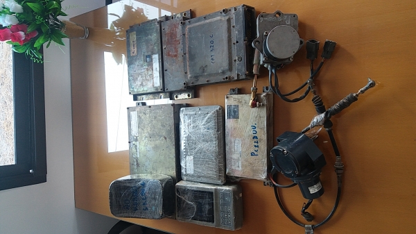 ขาย120,000  ขายเหมาอุปกรณ์กล่องไฟฟ้า หน้าจอ มอเตอร์คันเร่ง รวม 7 รายการ