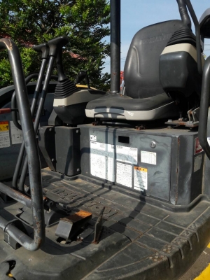 มาใหม่จ้า..KOMATSU  PC35MR-3  เก่านอกแท้  มีลายแย๊ก  สภาพสวย  3,xxxชั่วโมง พร้อมใช้ โทร 089-3818694 จ๊อย