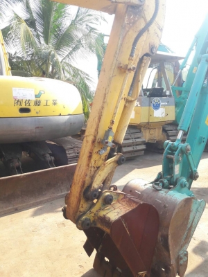 มาใหม่จ้า..KOMATSU  PC35MR-3  เก่านอกแท้  มีลายแย๊ก  สภาพสวย  3,xxxชั่วโมง พร้อมใช้ โทร 089-3818694 จ๊อย