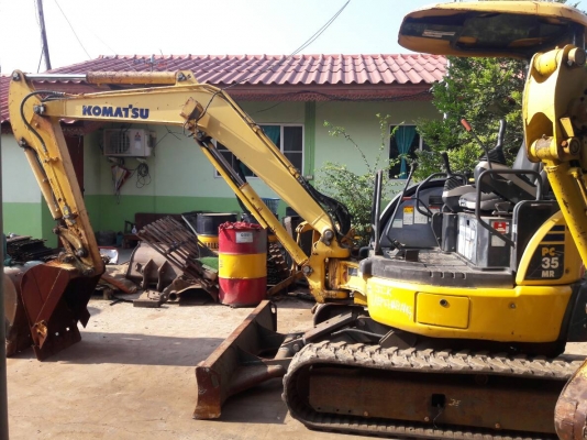 มาใหม่จ้า..KOMATSU  PC35MR-3  เก่านอกแท้  มีลายแย๊ก  สภาพสวย  3,xxxชั่วโมง พร้อมใช้ โทร 089-3818694 จ๊อย
